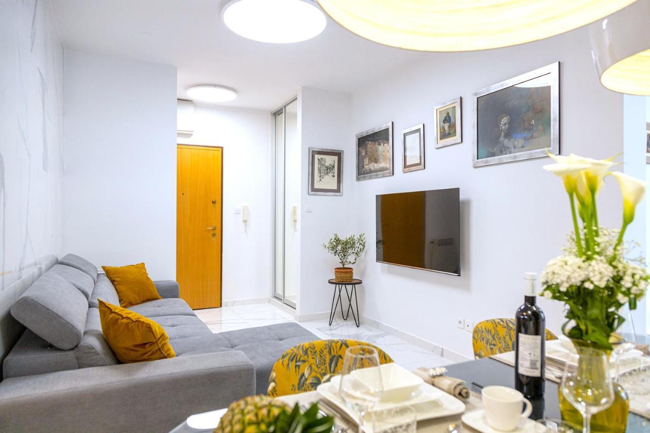 Appartement Lux Tony @ 10 Min Znjan